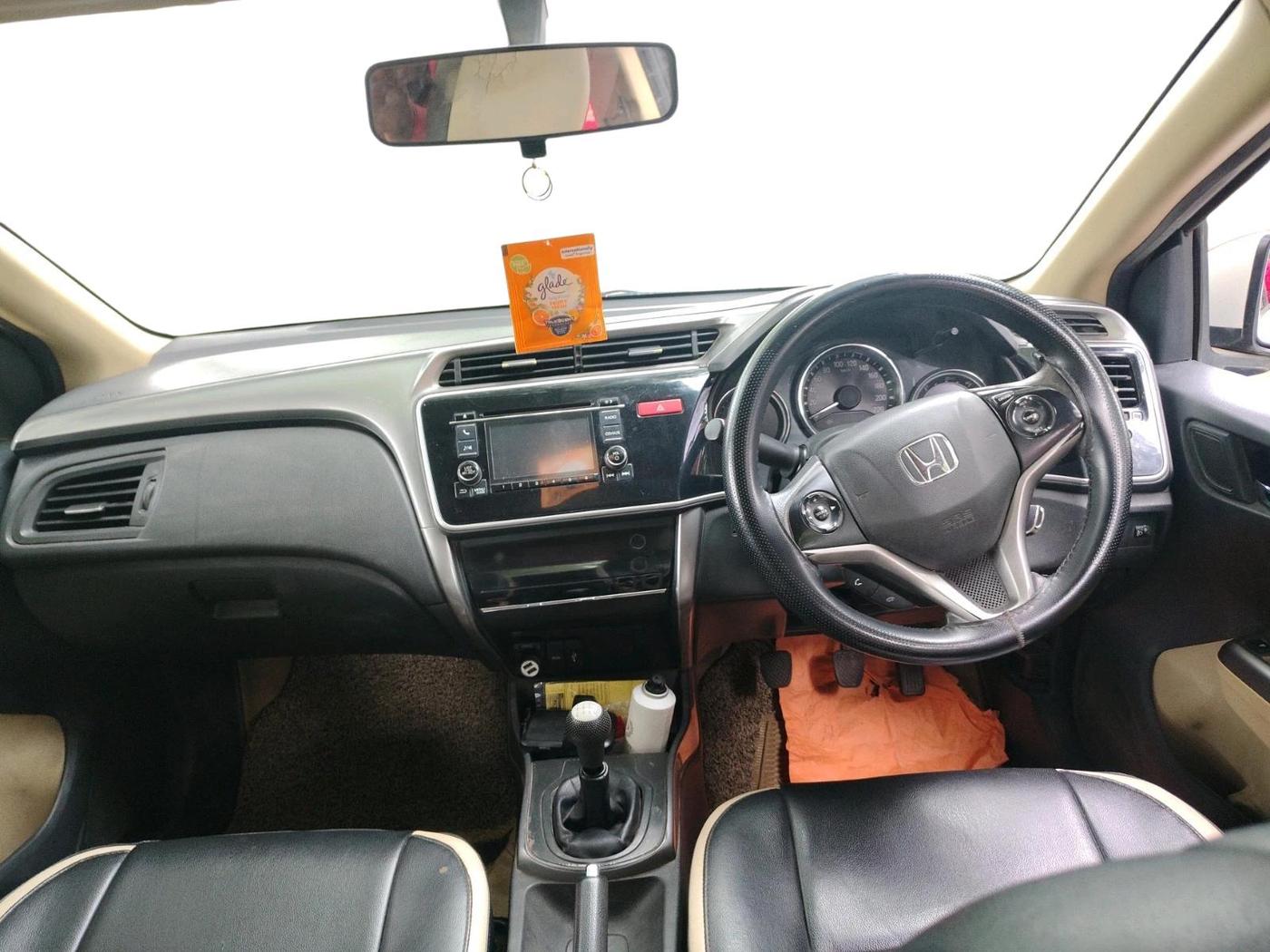 2015 Honda City 1.5L I-DTEC V, Diesel, Manual, 1,93,250 km, interior