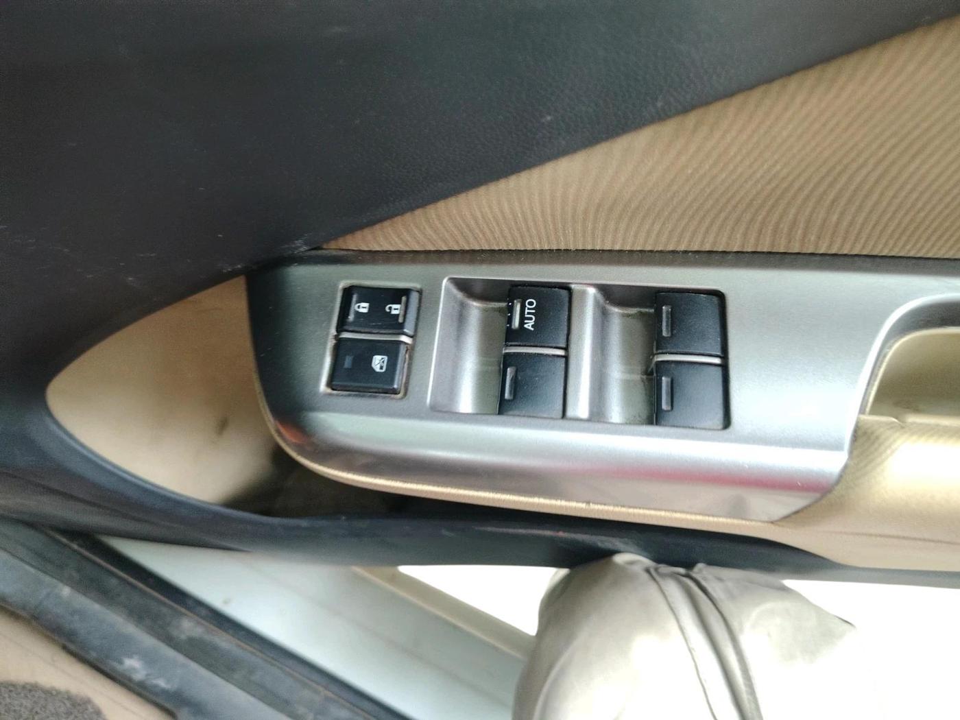2015 Honda City 1.5L I-DTEC V, Diesel, Manual, 1,93,250 km, interior