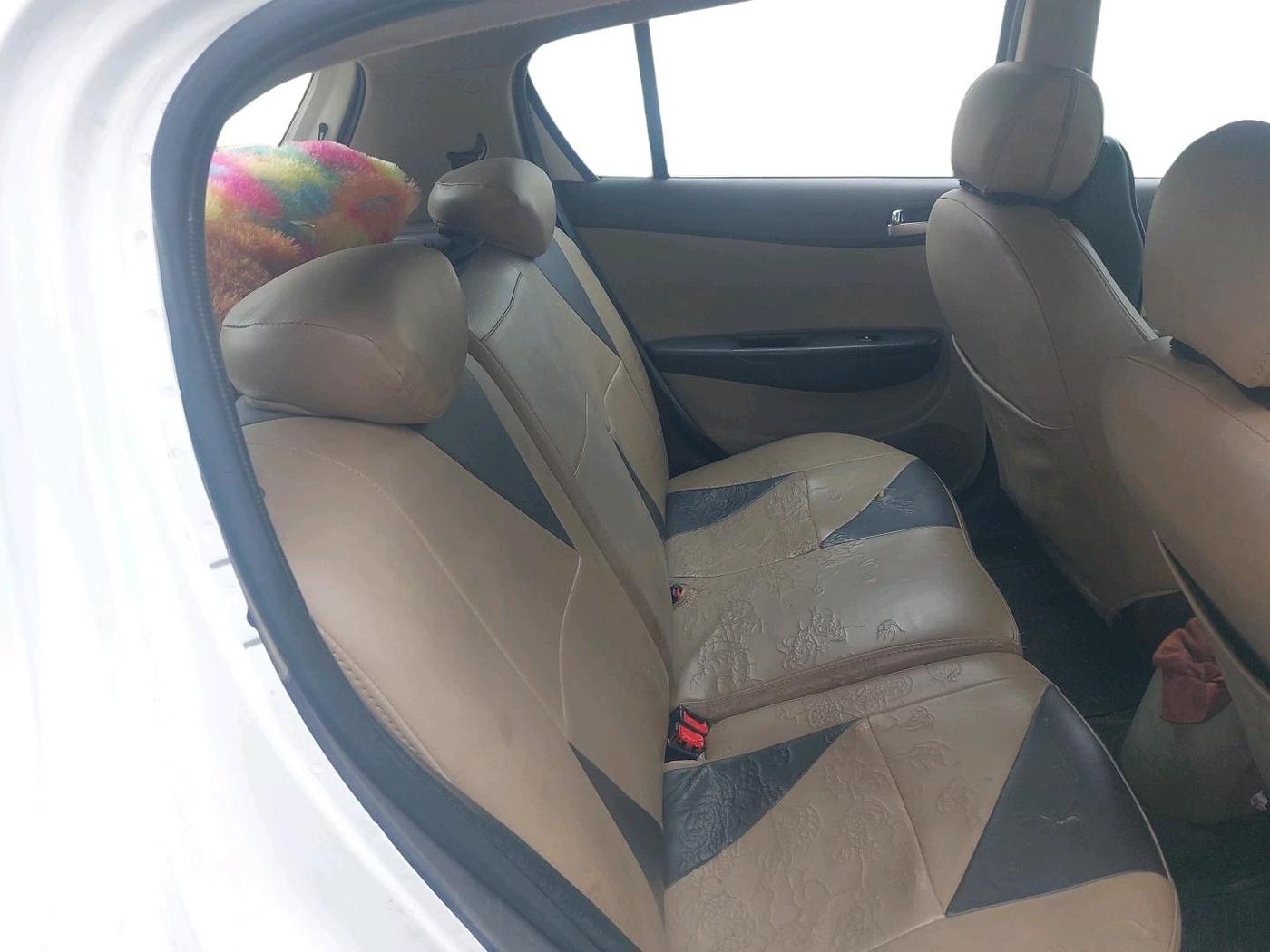 2011 Hyundai i20 SPORTZ 1.2, CNG, Manual, 90,330 km, interior