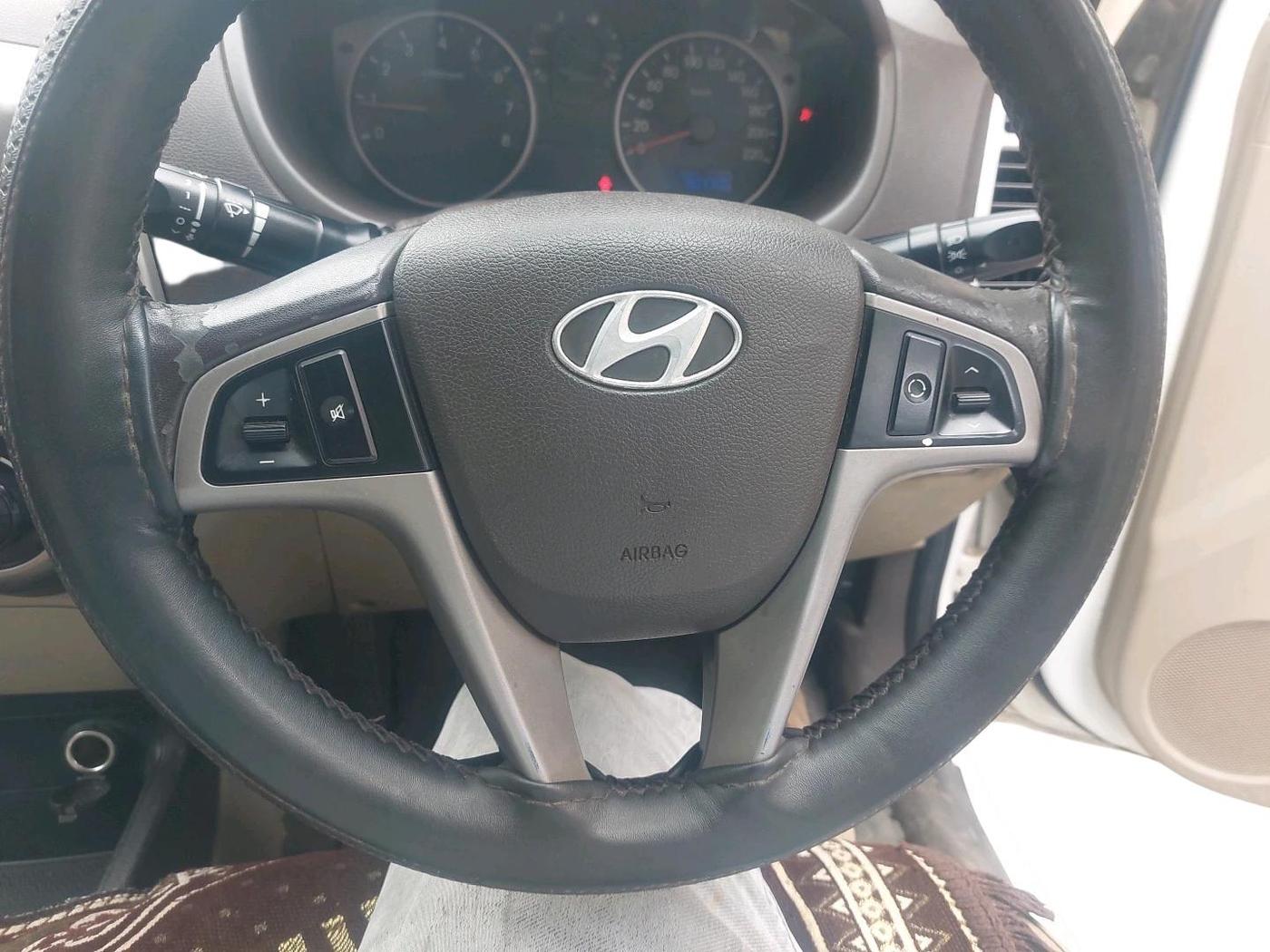 2011 Hyundai i20 SPORTZ 1.2, CNG, Manual, 90,330 km, interior