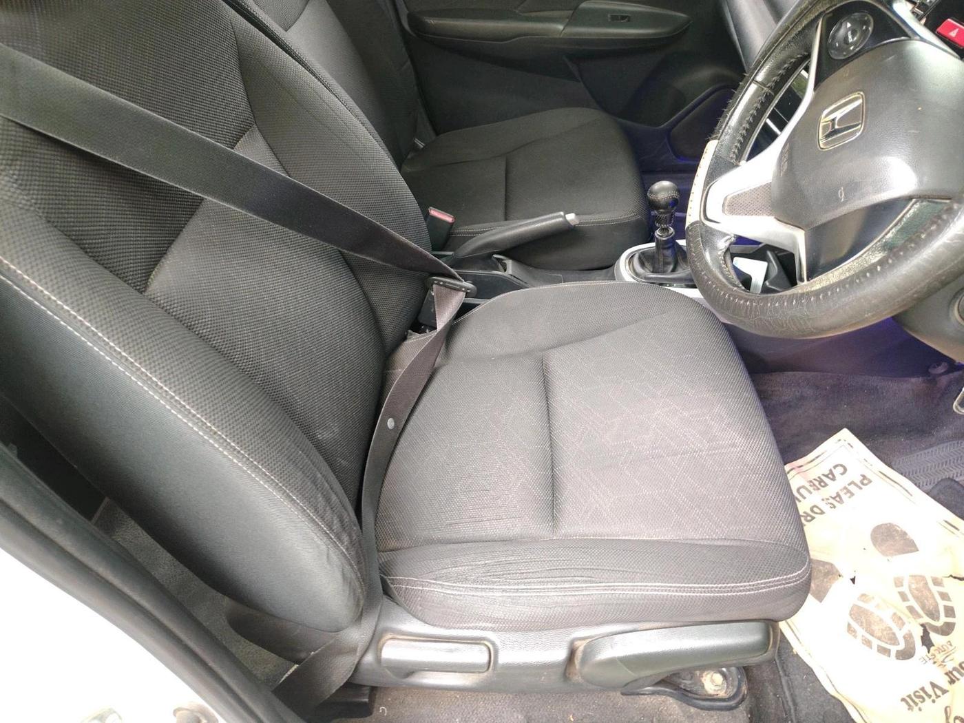 2015 Honda Jazz 1.5L I-DTEC VX, Diesel, Manual, 1,76,429 km, interior