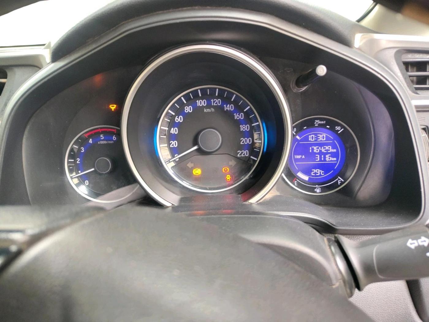 2015 Honda Jazz 1.5L I-DTEC VX, Diesel, Manual, 1,76,429 km, interior
