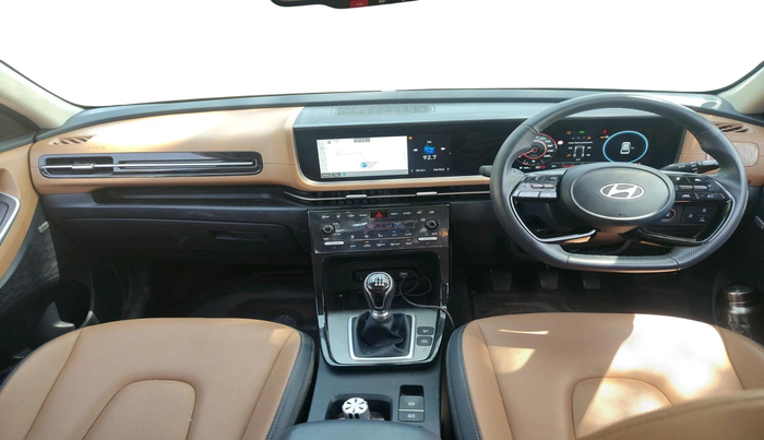 2024 Hyundai ALCAZAR Platinum 7 STR 1.5 Diesel MT, Diesel, Manual, 12,118 km, interior