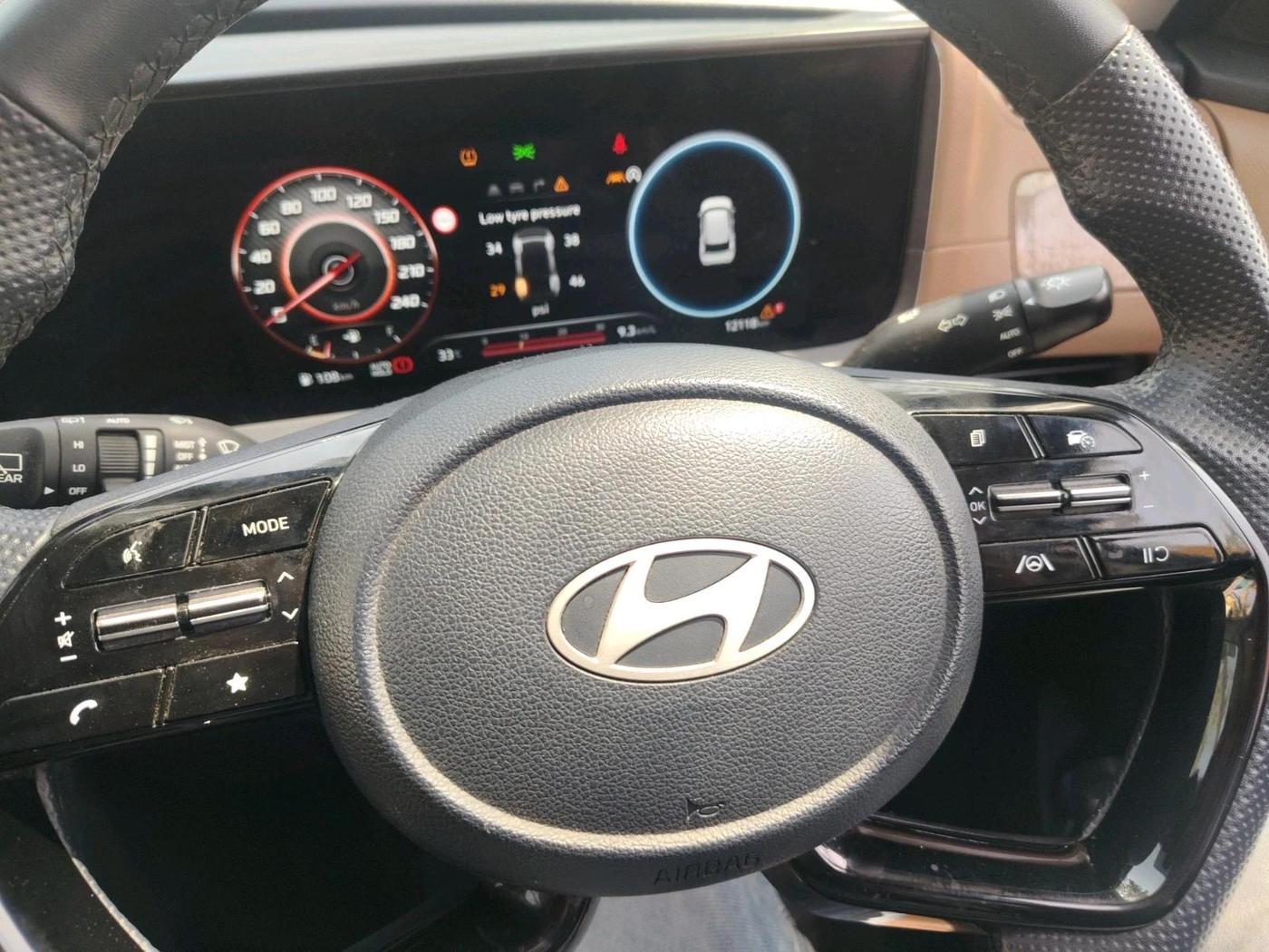 2024 Hyundai ALCAZAR Platinum 7 STR 1.5 Diesel MT, Diesel, Manual, 12,118 km, interior