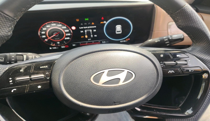 2024 Hyundai ALCAZAR Platinum 7 STR 1.5 Diesel MT, Diesel, Manual, 12,118 km, interior