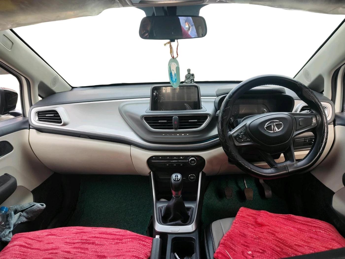 2023 Tata ALTROZ XZ CNG, CNG, Manual, 79,000 km, interior