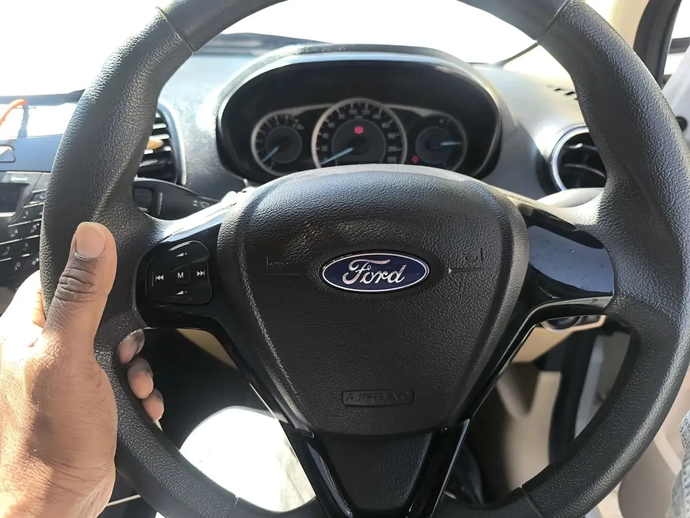 2015 Ford Figo Aspire TITANIUM 1.2 PETROL, Petrol, Manual, 94,580 km, interior
