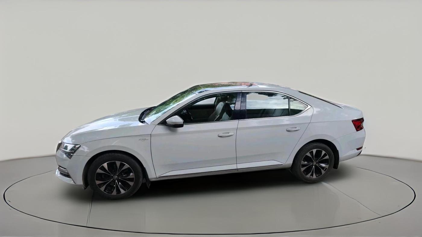 2020 Skoda Superb L&K 2.0 TSI AT, Petrol, Automatic, 1,17,944 km, exterior