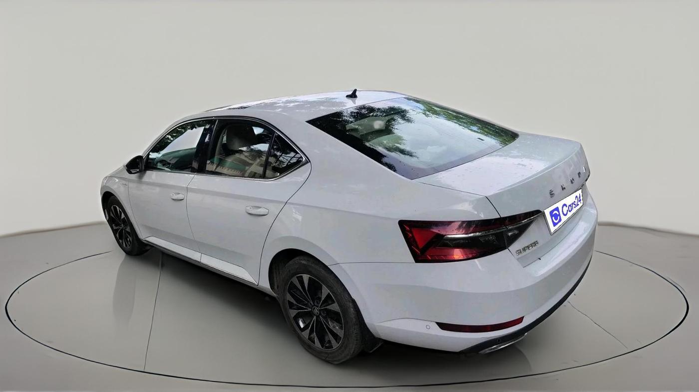 2020 Skoda Superb L&K 2.0 TSI AT, Petrol, Automatic, 1,17,944 km, exterior