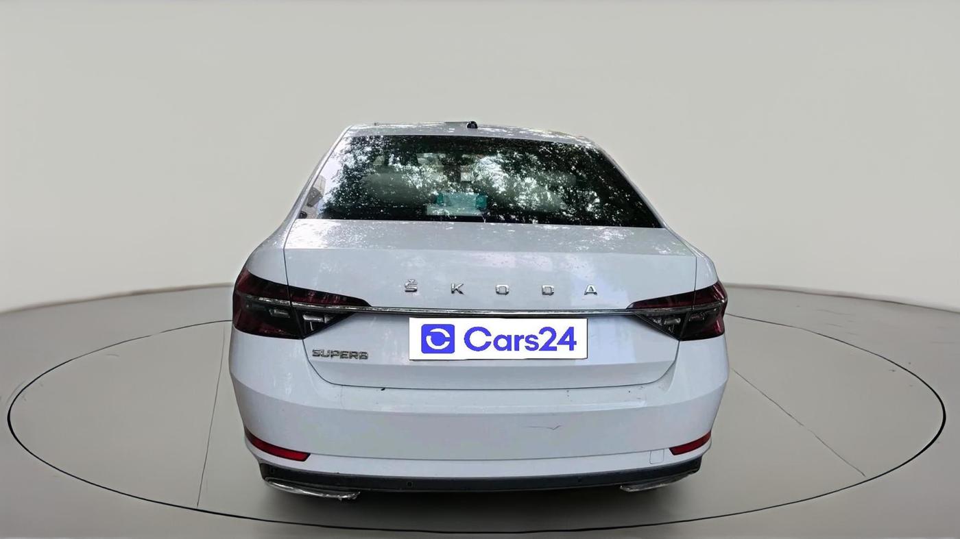 2020 Skoda Superb L&K 2.0 TSI AT, Petrol, Automatic, 1,17,944 km, exterior