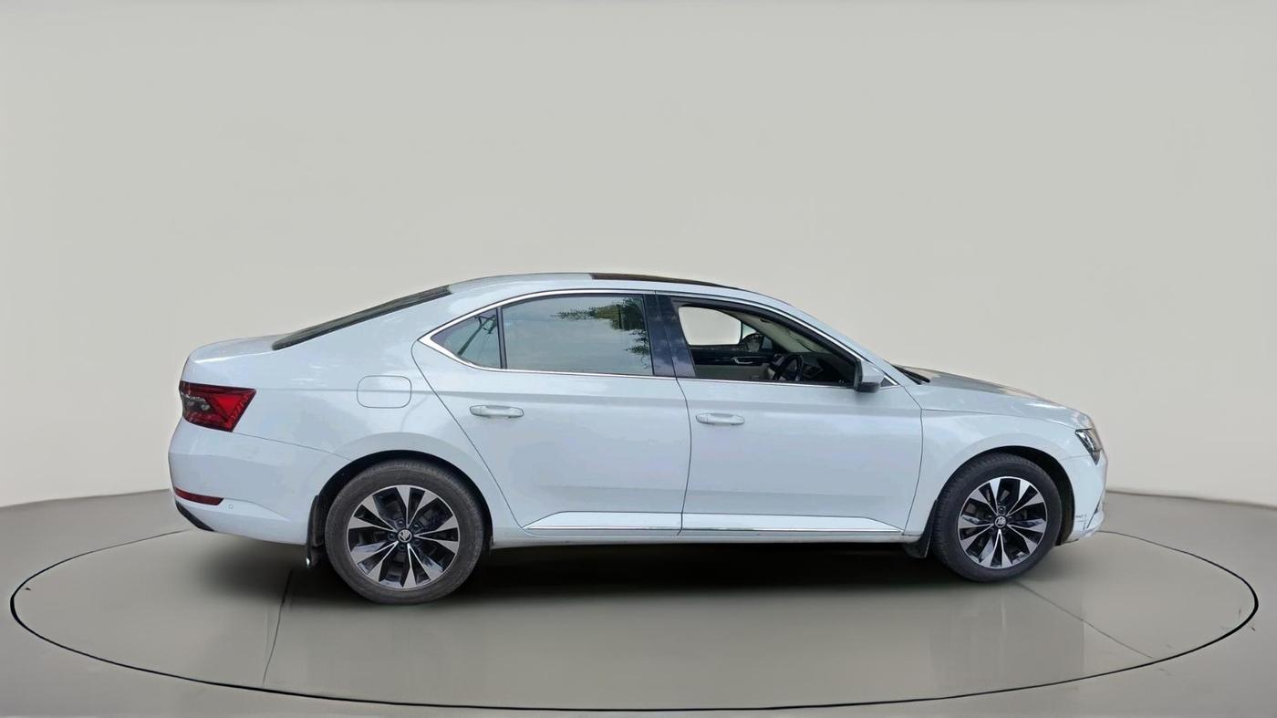 2020 Skoda Superb L&K 2.0 TSI AT, Petrol, Automatic, 1,17,944 km, exterior