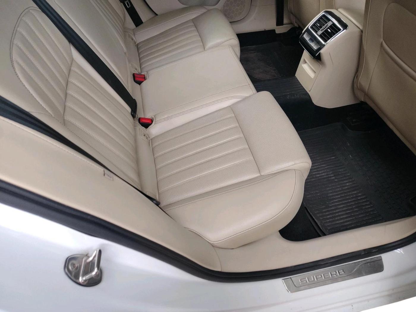 2020 Skoda Superb L&K 2.0 TSI AT, Petrol, Automatic, 1,17,944 km, interior