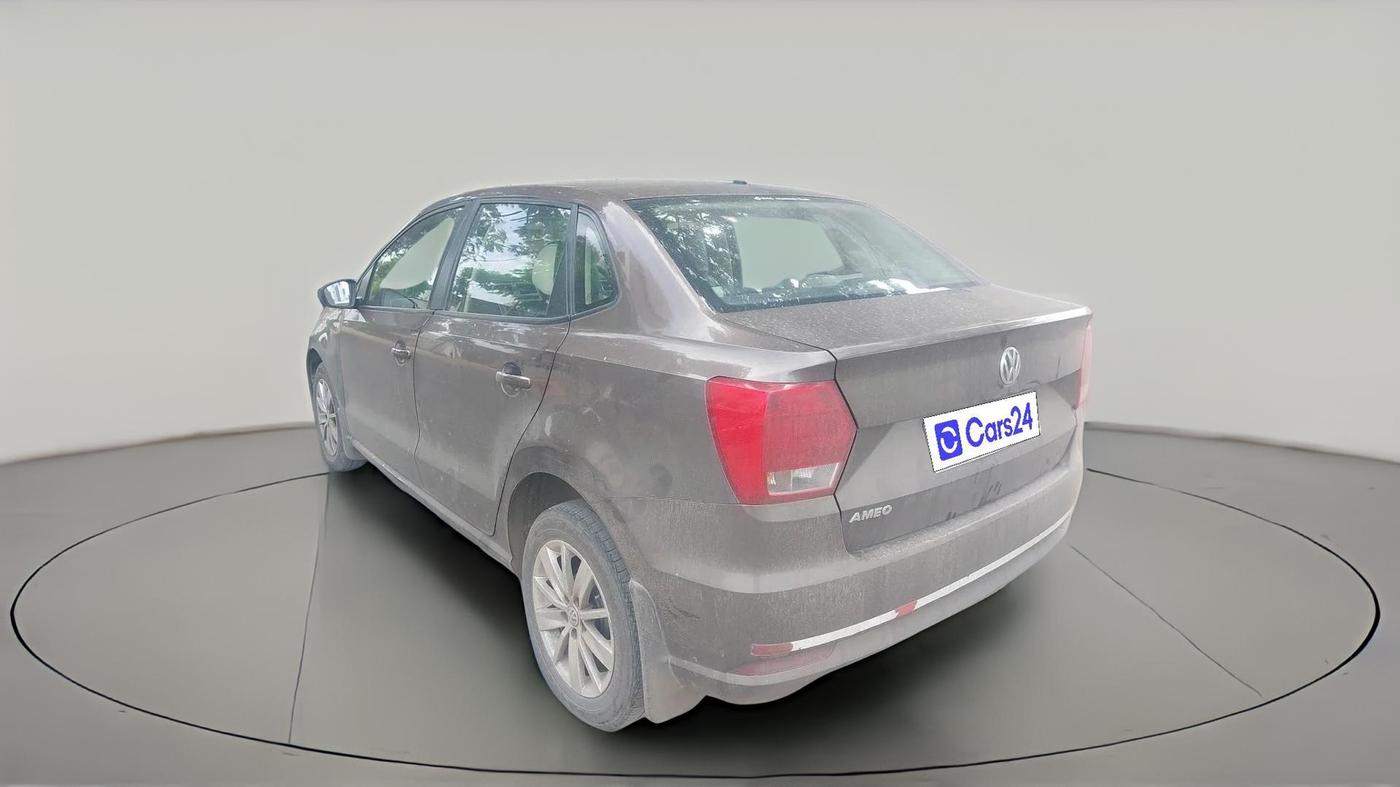 2017 Volkswagen Ameo HIGHLINE1.2L, Petrol, Manual, 1,87,712 km, exterior