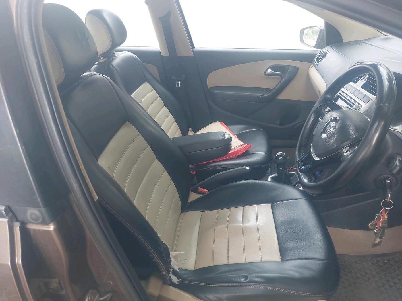 2017 Volkswagen Ameo HIGHLINE1.2L, Petrol, Manual, 1,87,712 km, interior