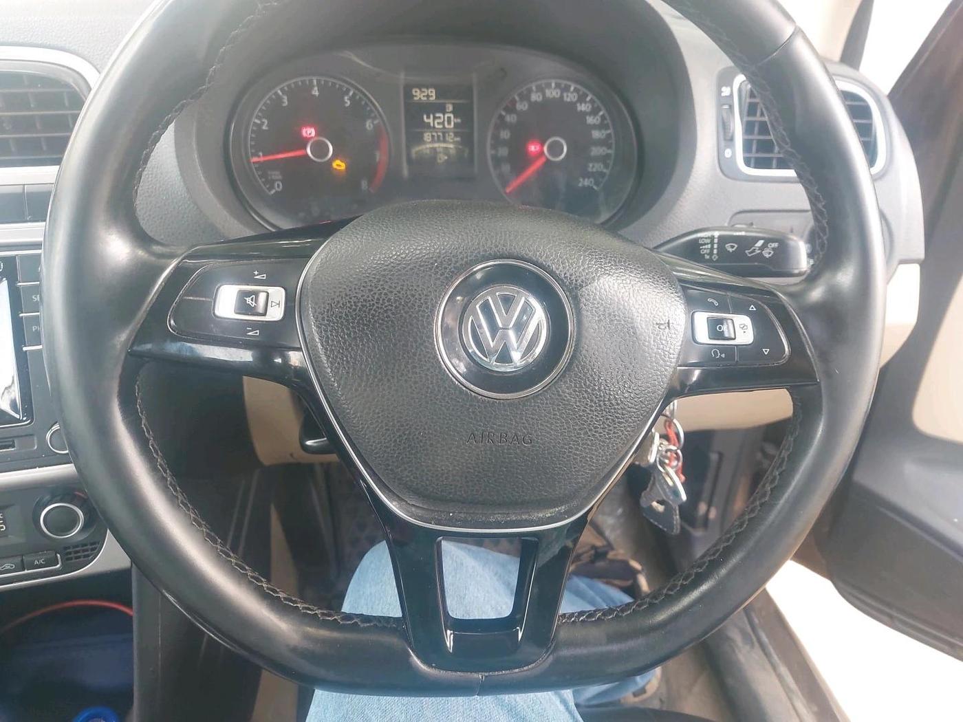2017 Volkswagen Ameo HIGHLINE1.2L, Petrol, Manual, 1,87,712 km, interior
