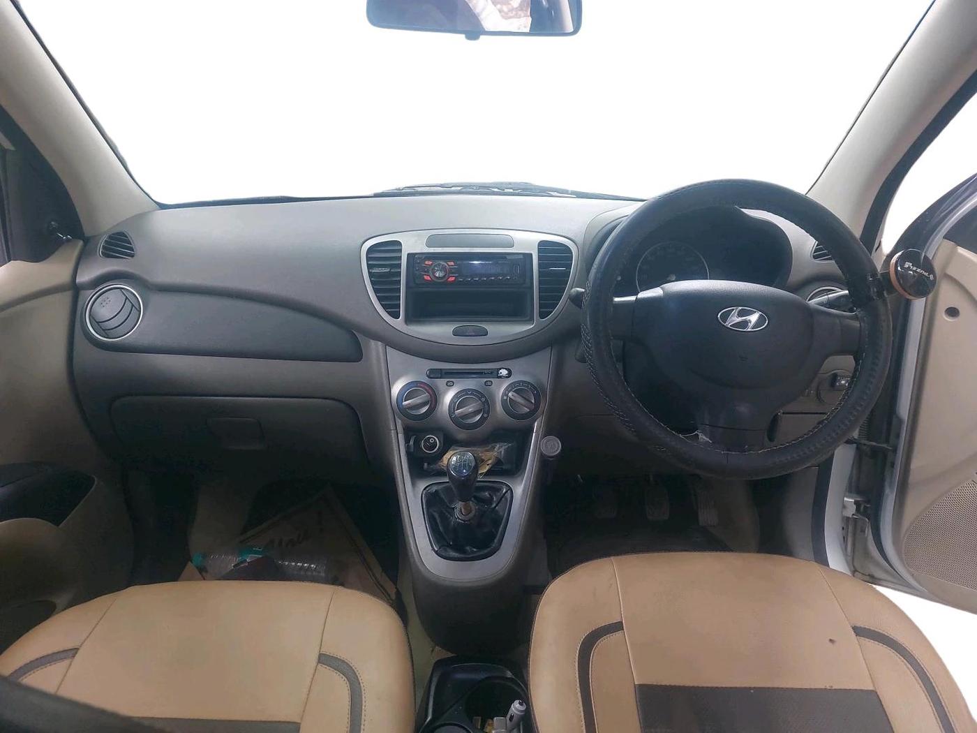 2012 Hyundai i10 ERA 1.1, CNG, Manual, 92,014 km, interior