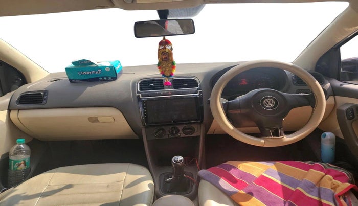 2010 Volkswagen Vento TRENDLINE DIESEL 1.6, Diesel, Manual, 1,33,500 km, interior