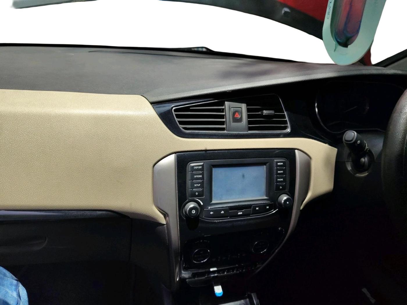 2015 Tata Zest XT PETROL, Petrol, Manual, 1,00,000 km, interior