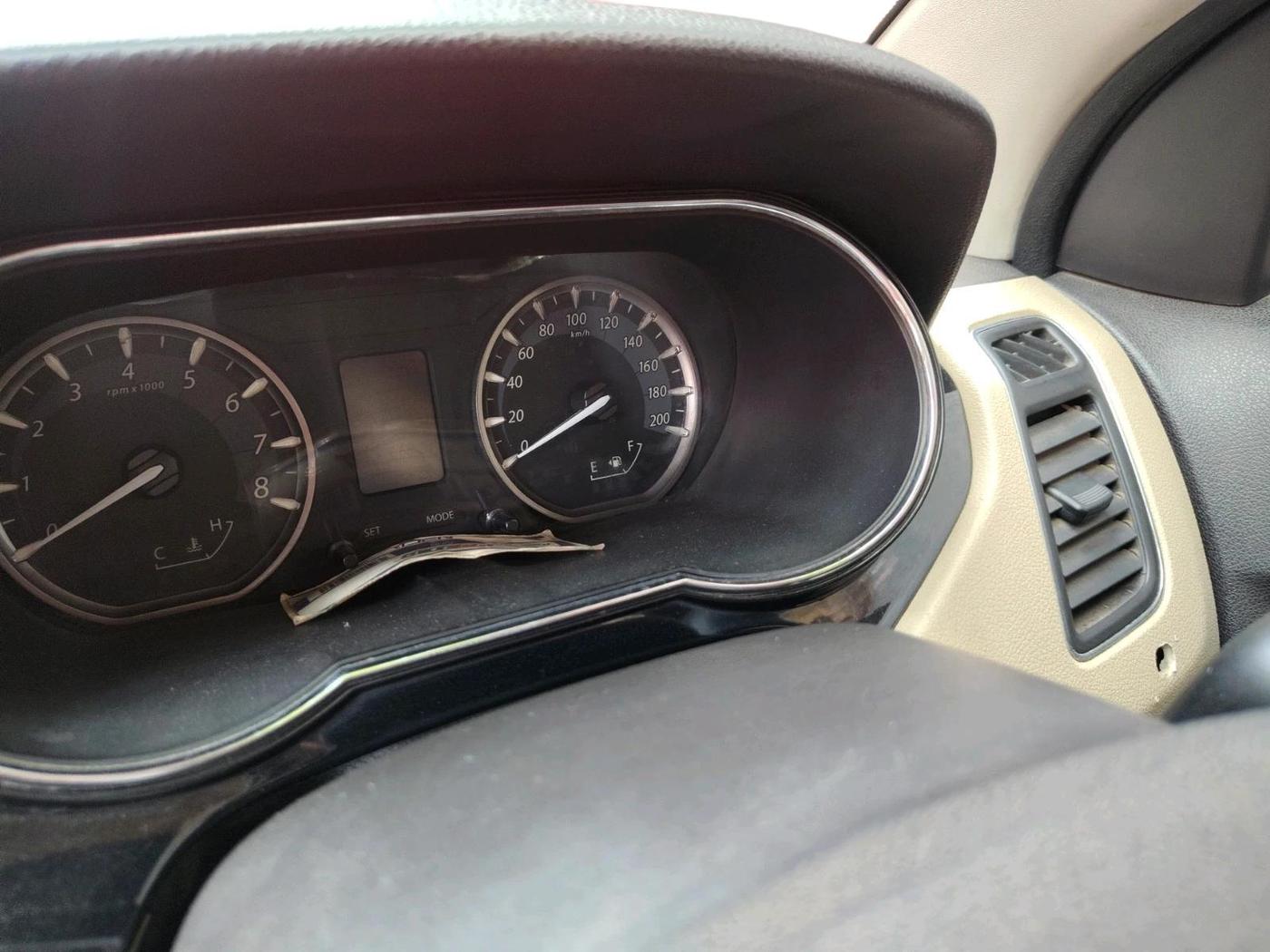 2015 Tata Zest XT PETROL, Petrol, Manual, 1,00,000 km, interior