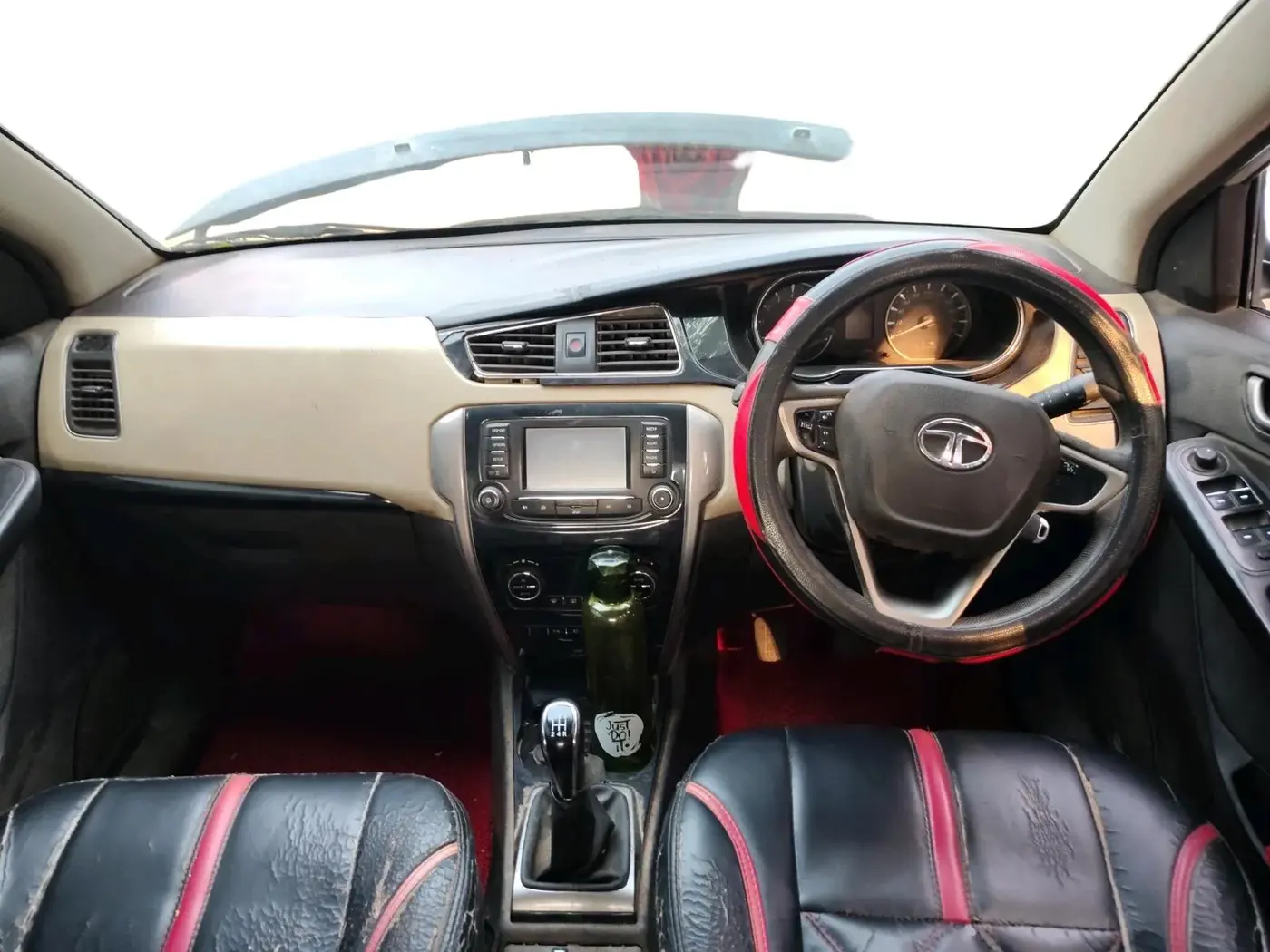 2015 Tata Zest XT PETROL, Petrol, Manual, 1,59,574 km, interior