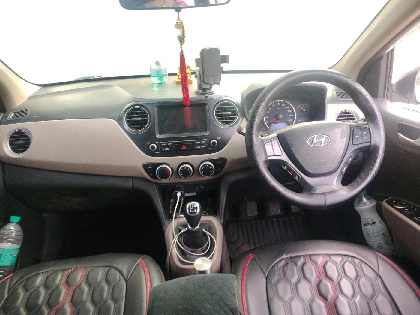2019 Hyundai Grand i10 SPORTZ 1.2 KAPPA VTVT, Petrol, Manual, 1,39,475 km, interior