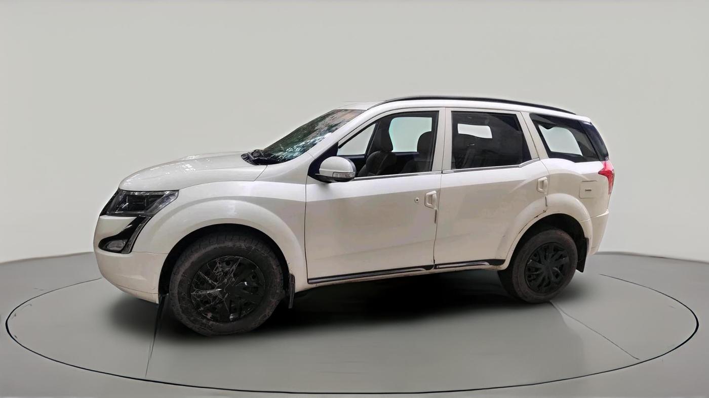 2018 Mahindra XUV500 W5, Diesel, Manual, 74,084 km, exterior