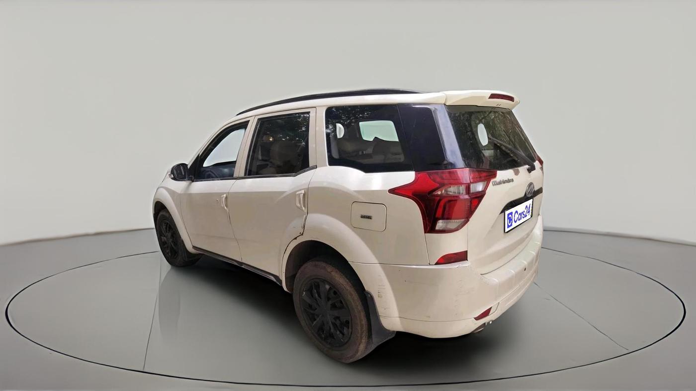 2018 Mahindra XUV500 W5, Diesel, Manual, 74,084 km, exterior