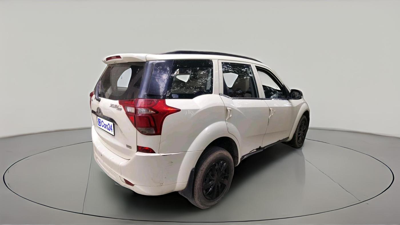 2018 Mahindra XUV500 W5, Diesel, Manual, 74,084 km, exterior