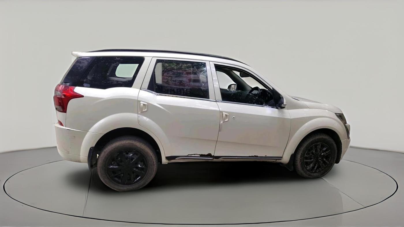 2018 Mahindra XUV500 W5, Diesel, Manual, 74,084 km, exterior
