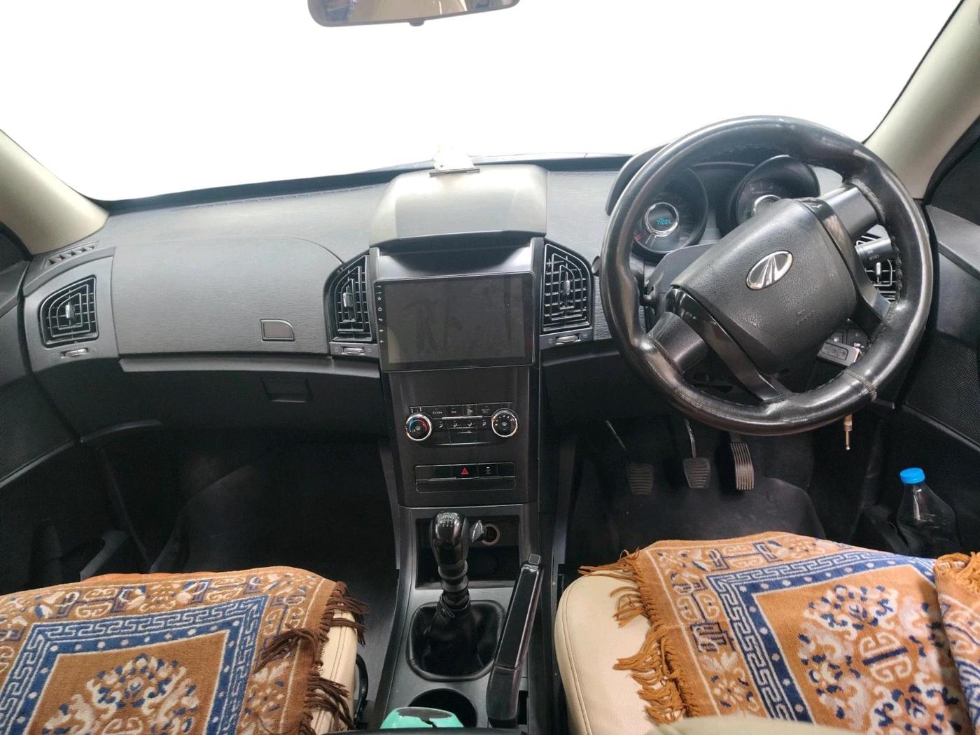 2018 Mahindra XUV500 W5, Diesel, Manual, 74,084 km, interior