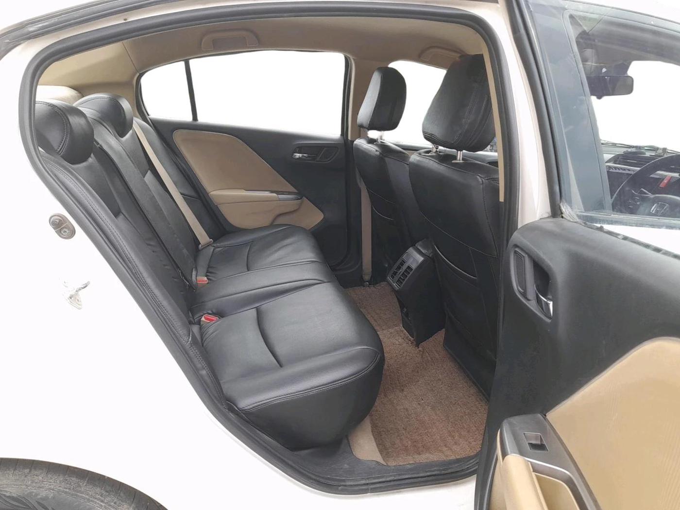 2014 Honda City 1.5L I-DTEC SV, Diesel, Manual, 1,19,437 km, interior