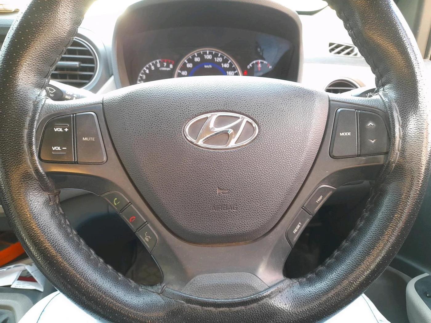 2018 Hyundai Grand i10 SPORTZ 1.2 KAPPA VTVT, Petrol, Manual, 56,503 km, interior