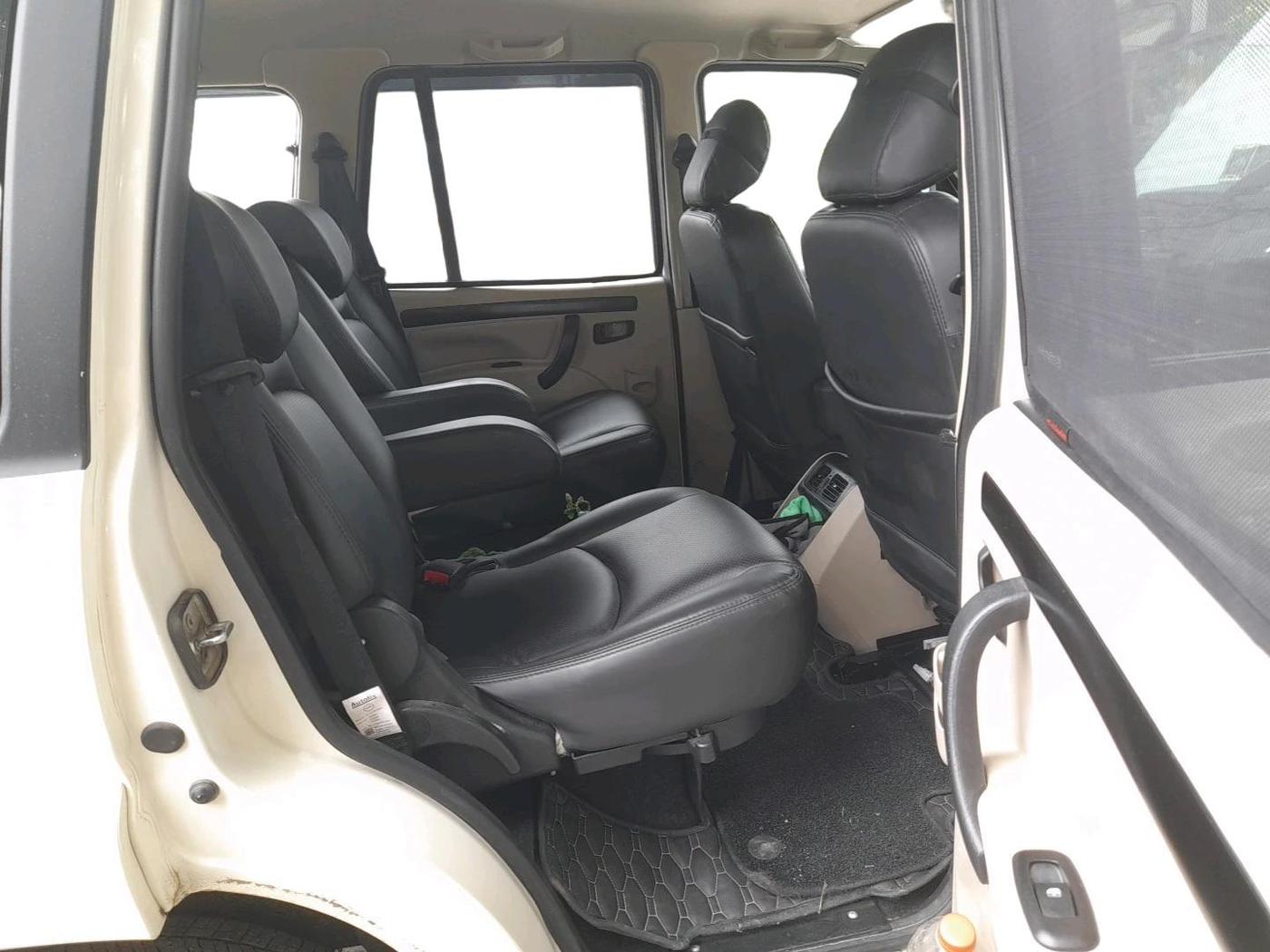 2023 Mahindra SCORPIO CLASSIC S11 7STR, Diesel, Manual, 18,192 km, interior