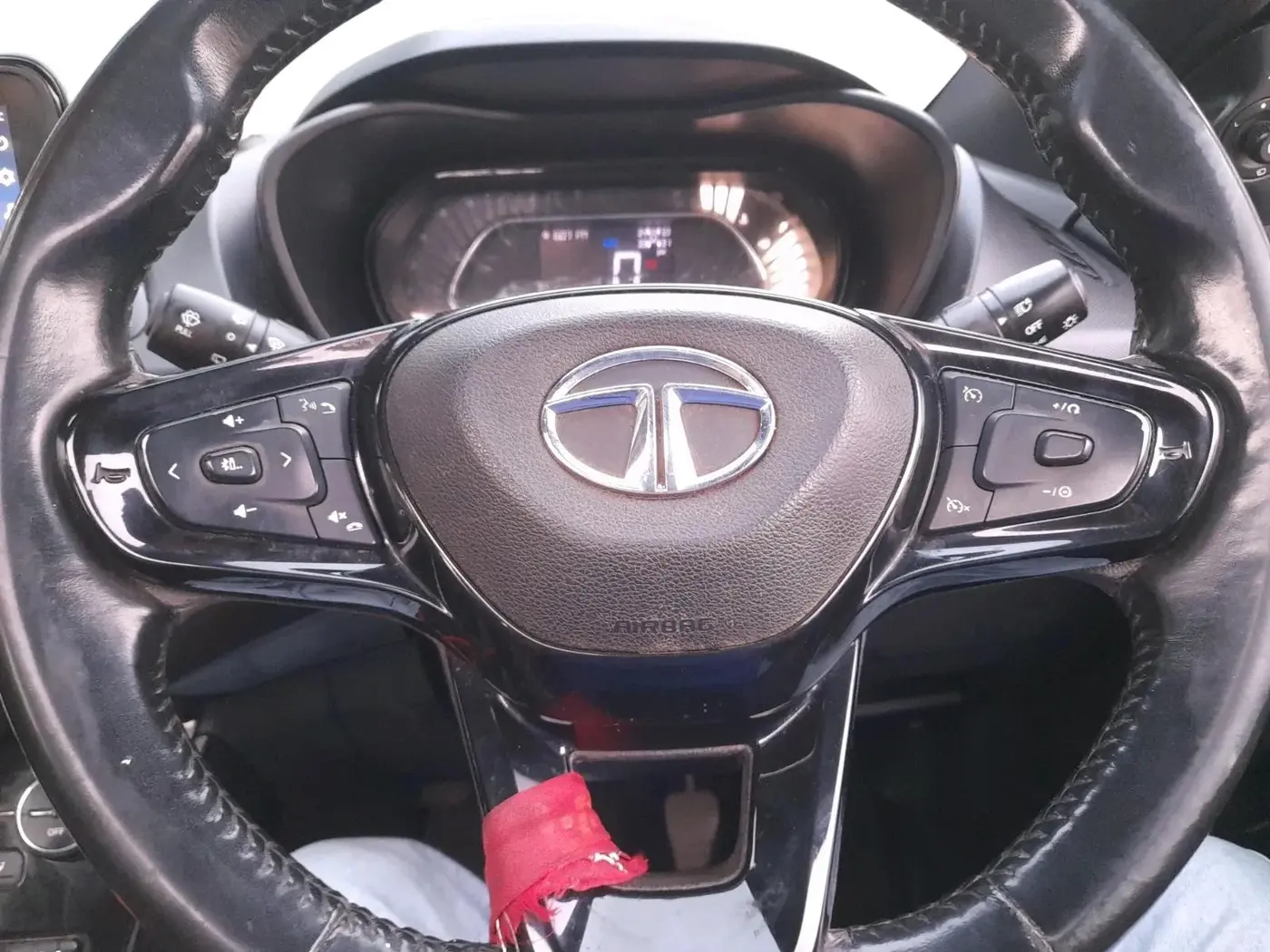 2022 Tata NEXON XZ PLUS (O) DIESEL DARK EDITION, Diesel, Manual, 72,000 km, interior