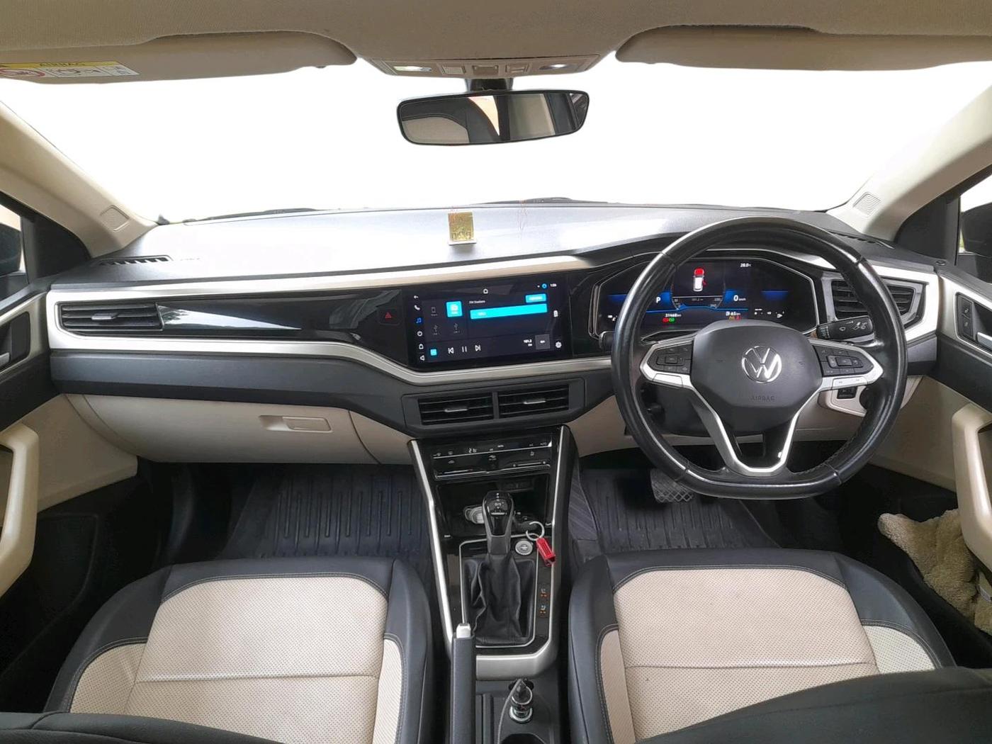 2022 Volkswagen VIRTUS TOPLINE TSI 1.0 AT, Petrol, Automatic, 31,469 km, interior