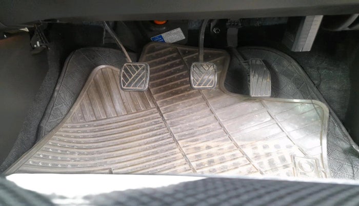 2017 Maruti Baleno ZETA PETROL 1.2, Petrol, Manual, 27,409 km, interior