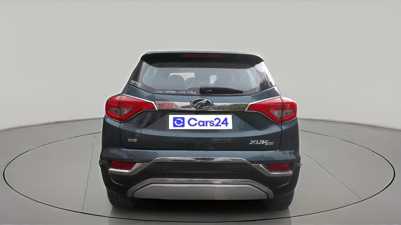 2021 Mahindra XUV300 W8 (O) 1.2 PETROL, Petrol, Manual, 51,849 km, exterior