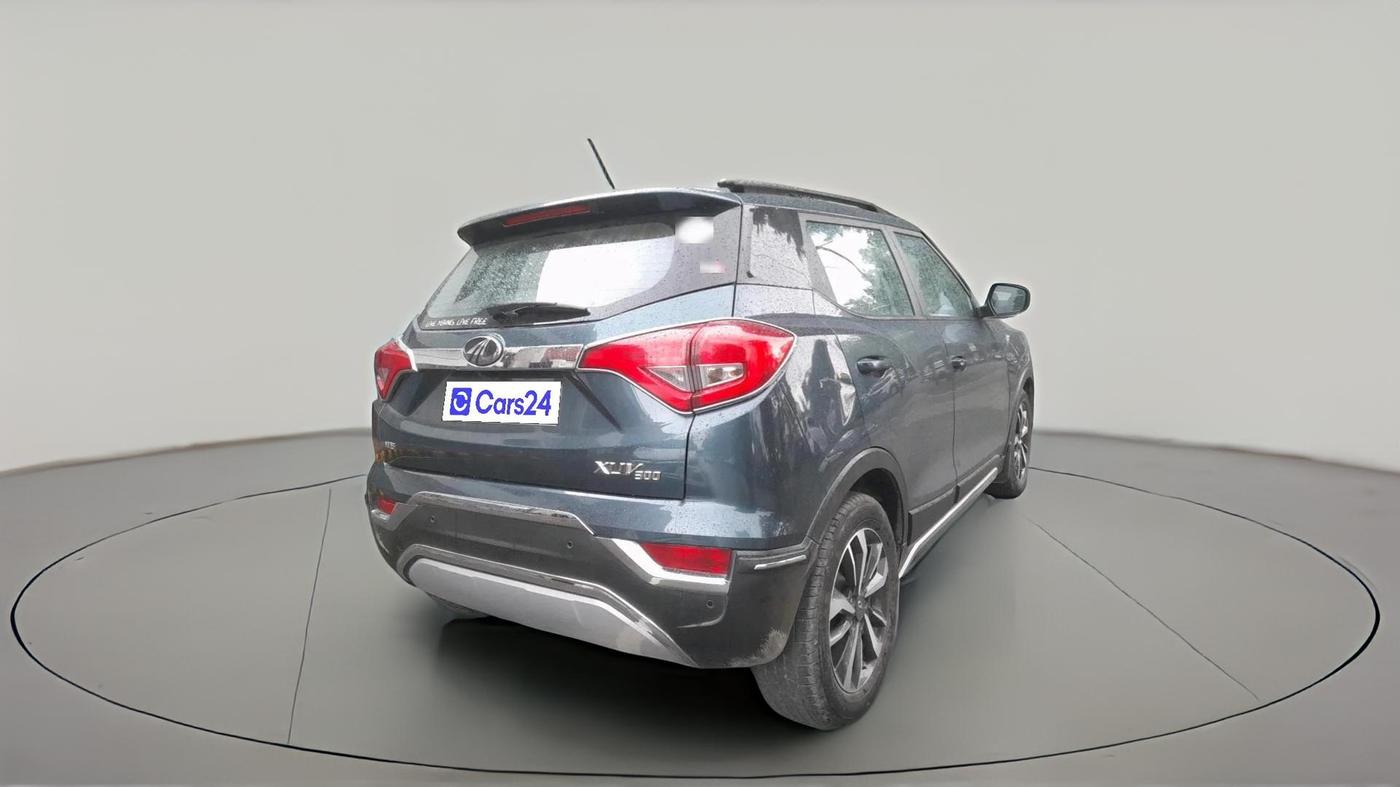 2021 Mahindra XUV300 W8 (O) 1.2 PETROL, Petrol, Manual, 51,849 km, exterior