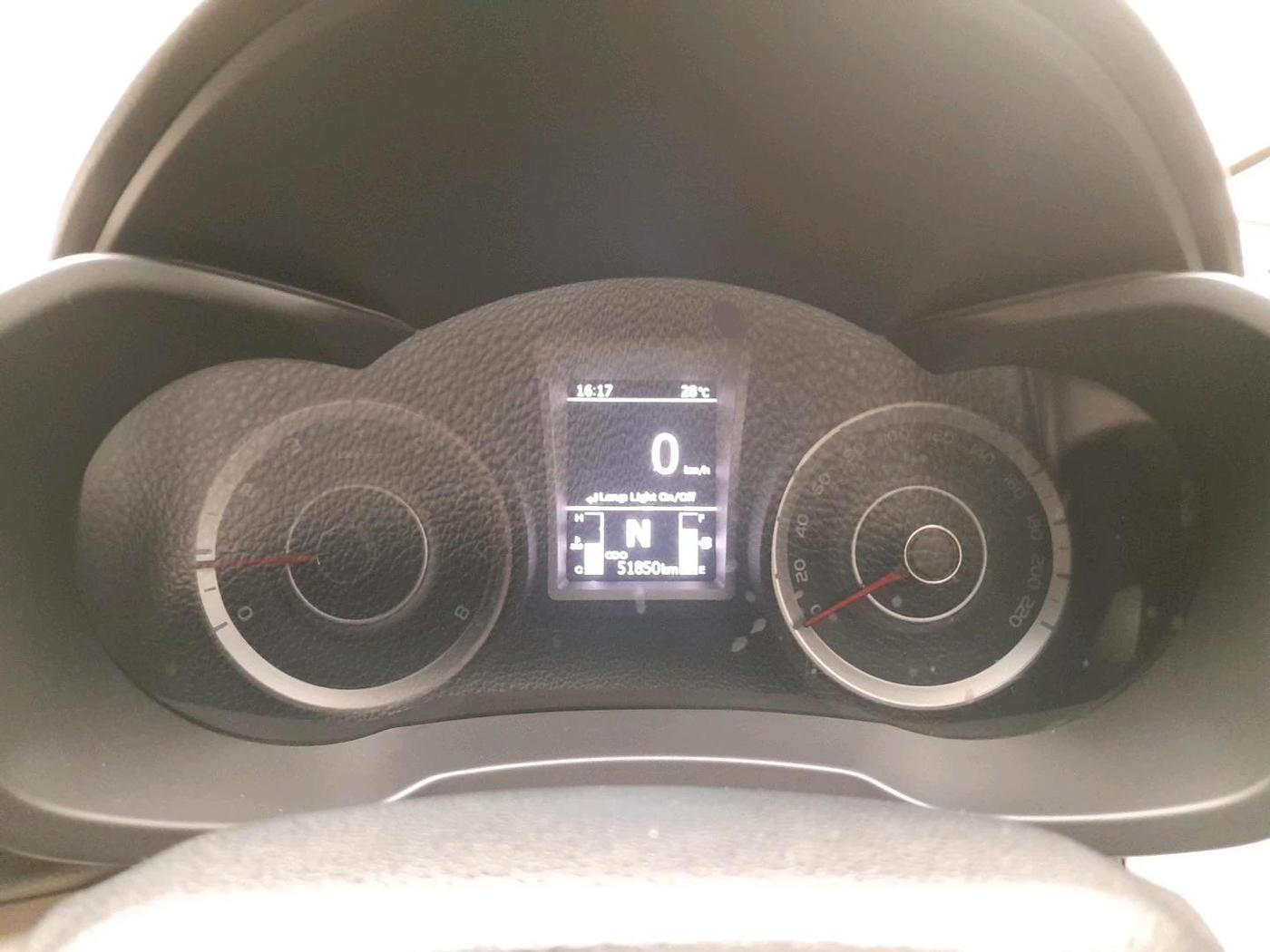 2021 Mahindra XUV300 W8 (O) 1.2 PETROL, Petrol, Manual, 51,849 km, interior