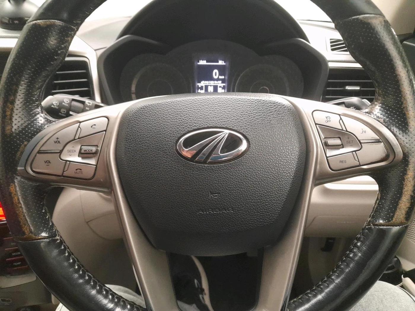 2021 Mahindra XUV300 W8 (O) 1.2 PETROL, Petrol, Manual, 51,849 km, interior