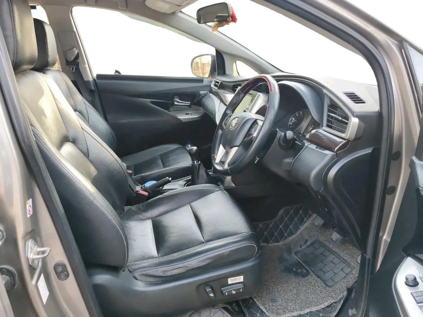 2018 Toyota Innova Crysta 2.4 ZX 7 STR, Diesel, Manual, 2,34,700 km, interior