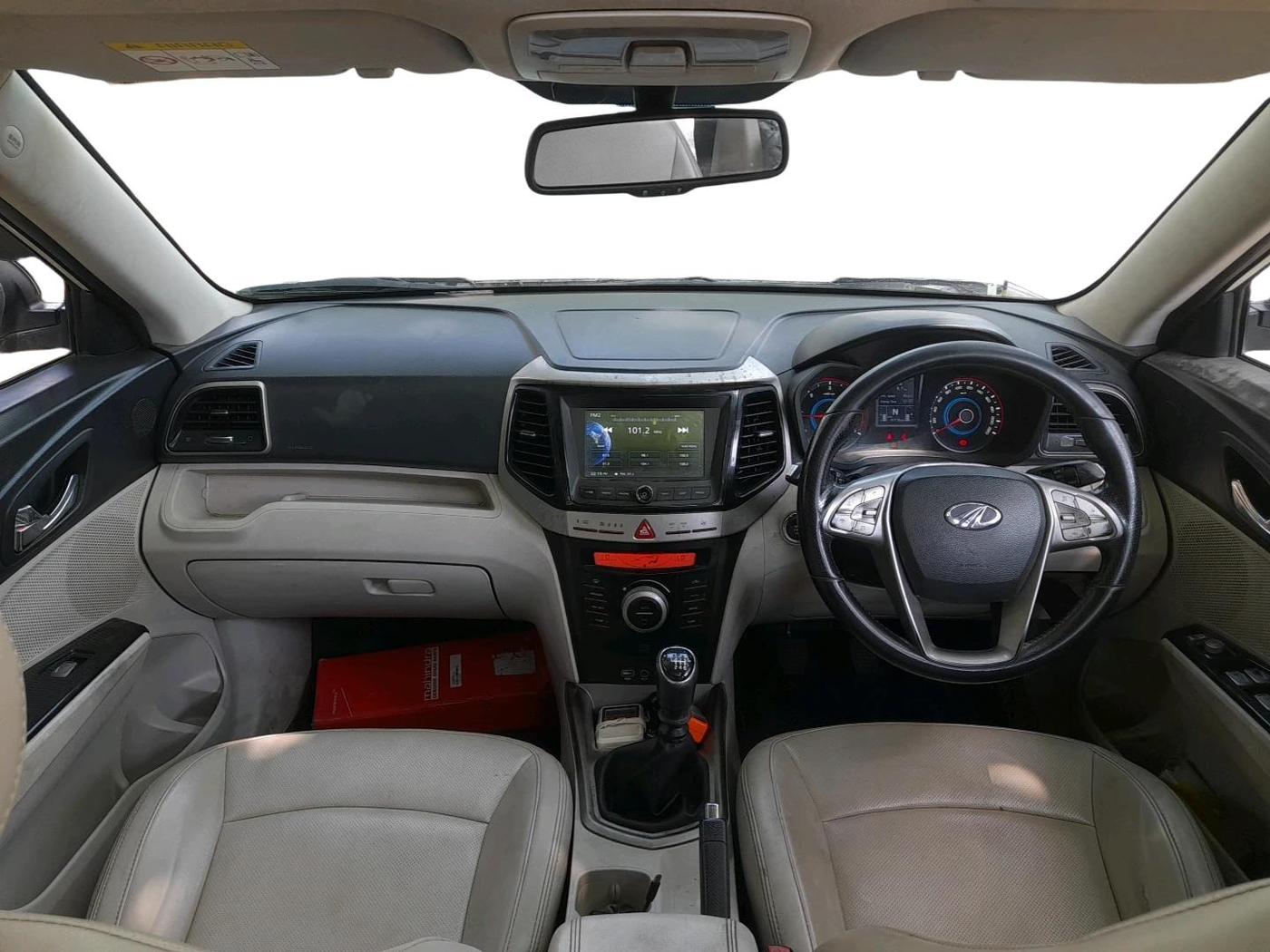 2019 Mahindra XUV300 W8 (O) 1.5 DIESEL, Diesel, Manual, 93,738 km, interior