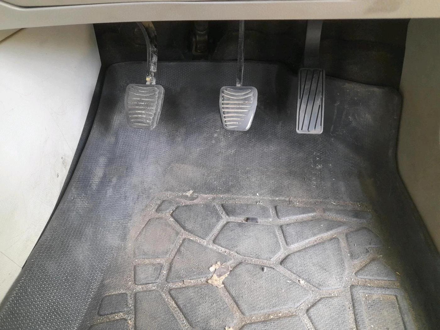 2019 Mahindra XUV300 W8 (O) 1.5 DIESEL, Diesel, Manual, 93,738 km, interior