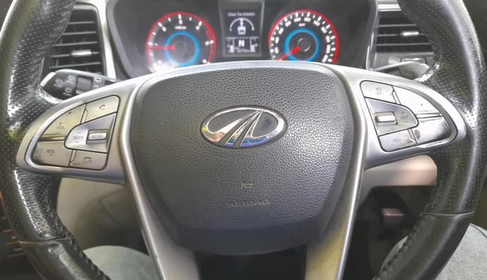 2019 Mahindra XUV300 W8 (O) 1.5 DIESEL, Diesel, Manual, 93,738 km, interior