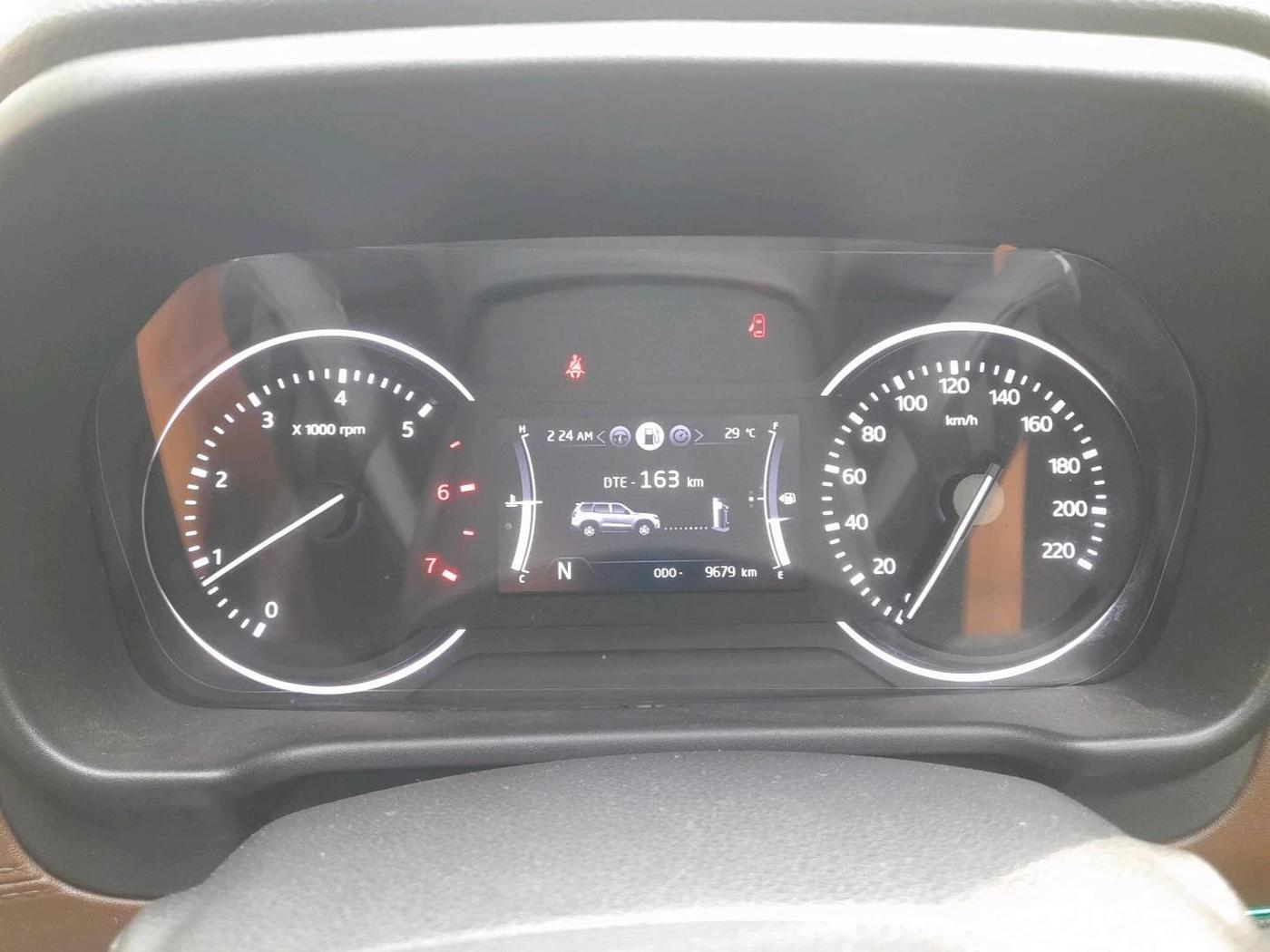 2024 Mahindra SCORPIO-N Z4 PETROL MT 7 STR, Petrol, Manual, 9,679 km, interior