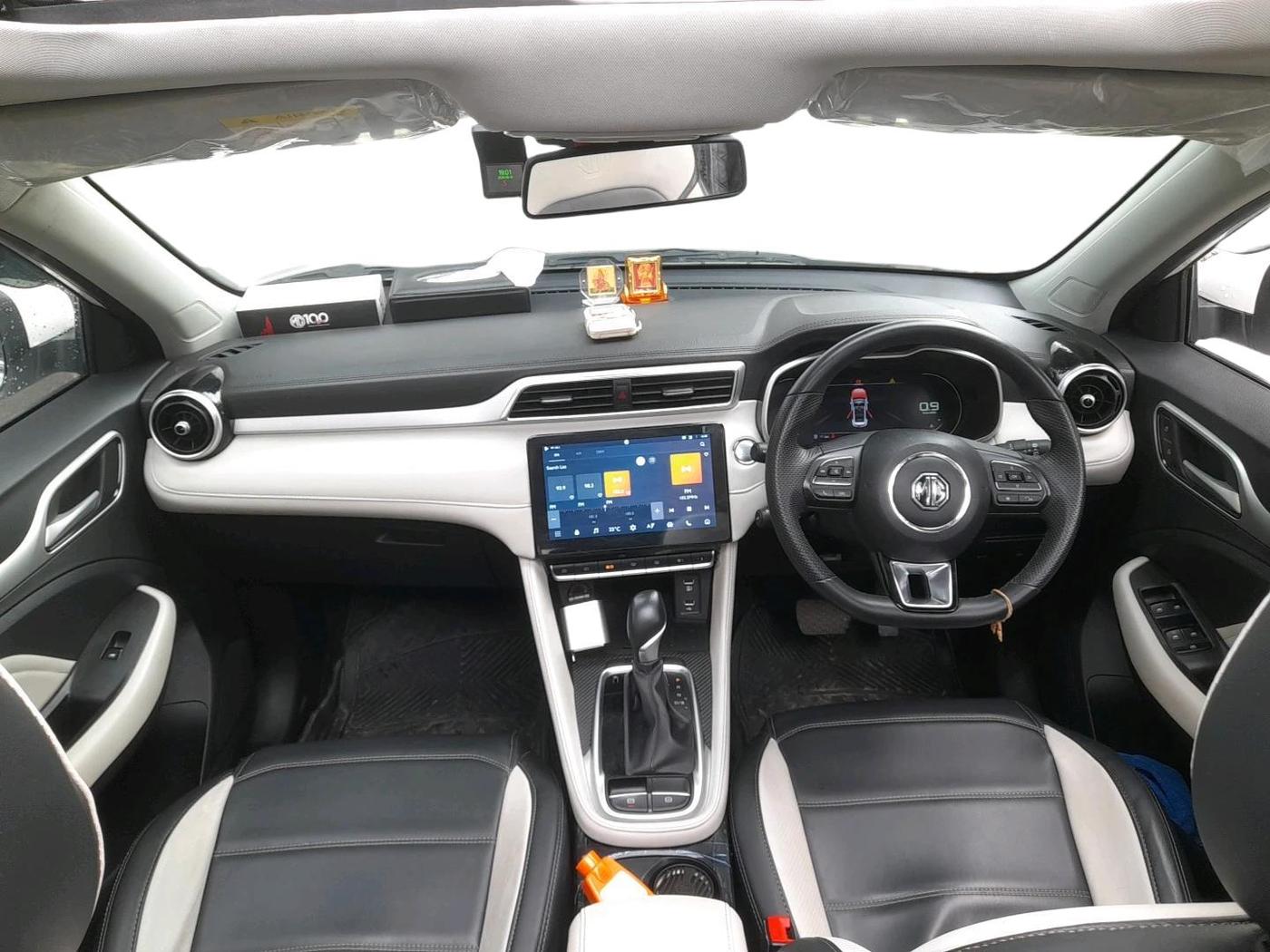 2024 MG ASTOR Select 1.5 CVT (Ivory), Petrol, Automatic, 14,011 km, interior
