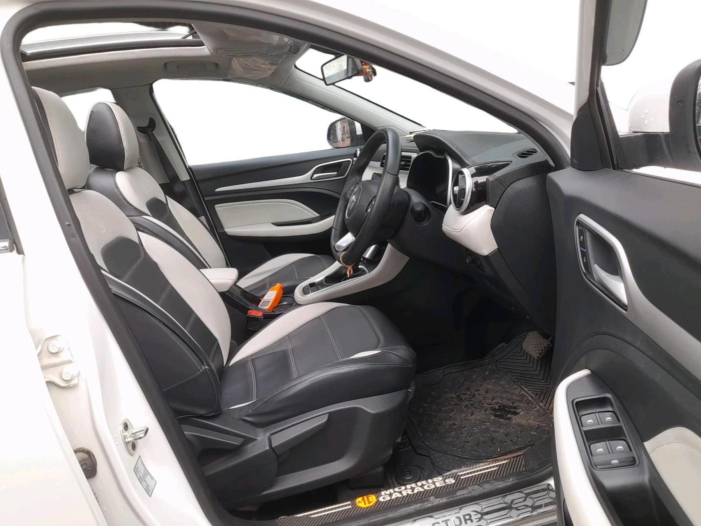 2024 MG ASTOR Select 1.5 CVT (Ivory), Petrol, Automatic, 14,011 km, interior