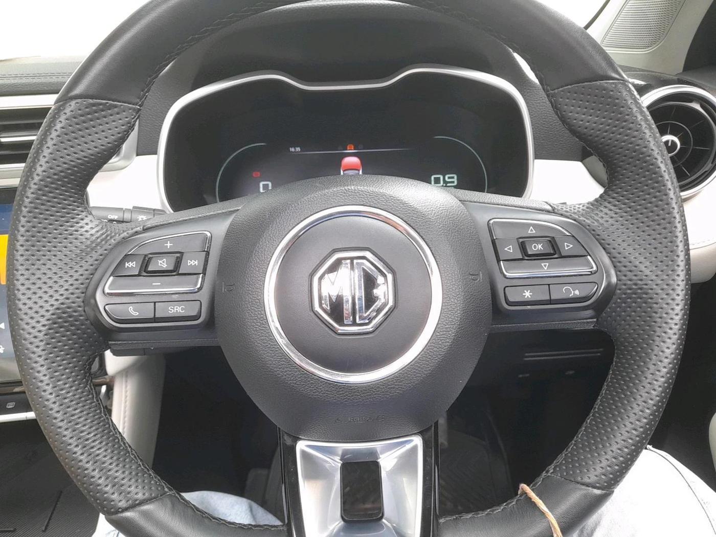 2024 MG ASTOR Select 1.5 CVT (Ivory), Petrol, Automatic, 14,011 km, interior