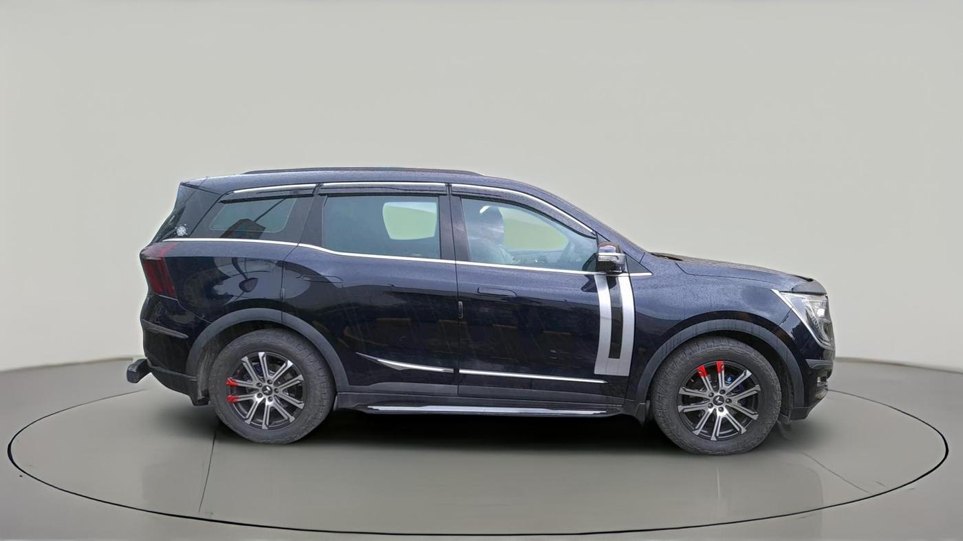 2023 Mahindra XUV700 AX 7 LUXURY D MT 7 STR, Diesel, Manual, 45,753 km, exterior