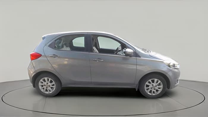 2018 Tata Tiago XZ PETROL, Petrol, Manual, 83,208 km, exterior